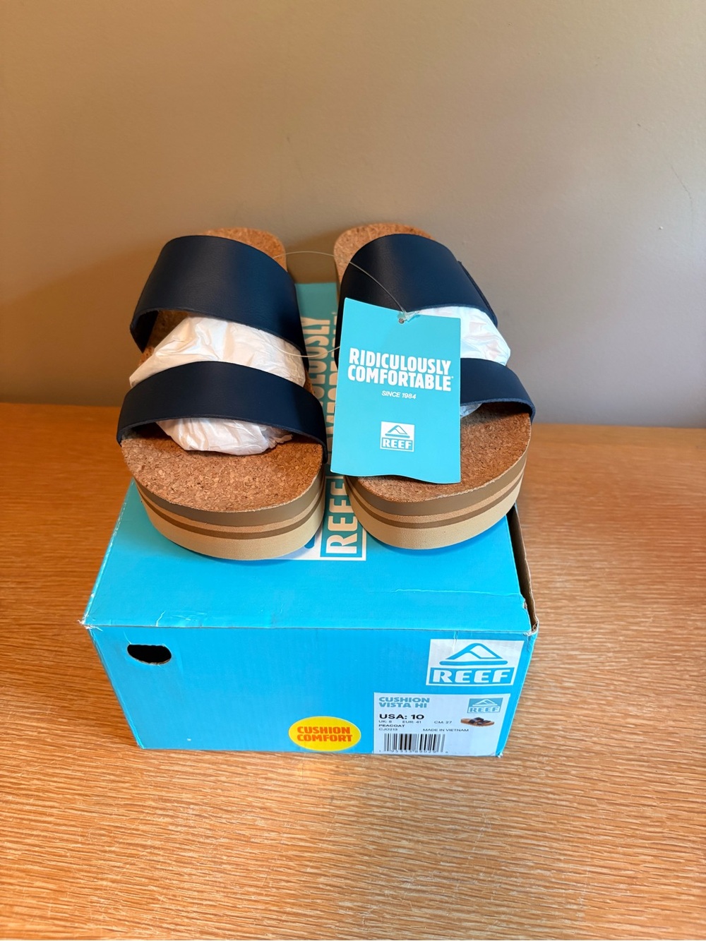 Reef Cushion Vista Hi BNIB Size 10
